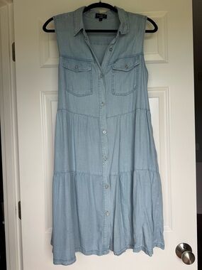 Velvet Heart Light Blue Sleeveless Chambray Midi Dress